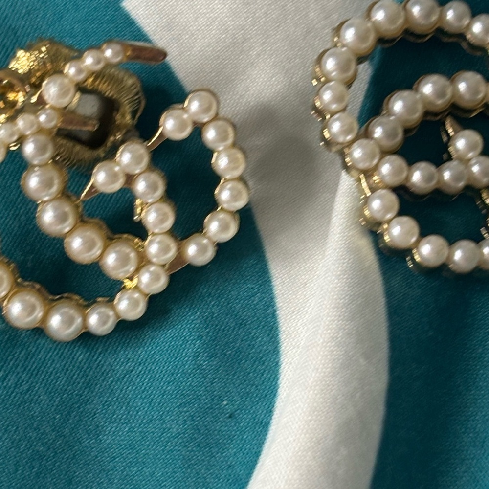 Elegant Gold and Pearl Earrings